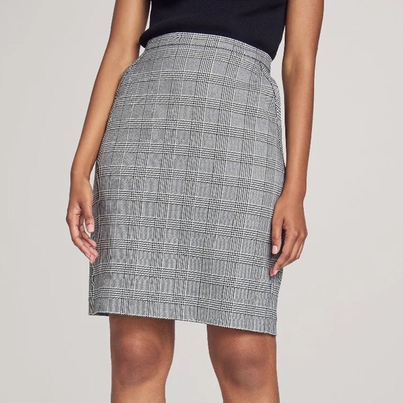 Popular Basics Dresses & Skirts - Popular Basics Woman’s Small Grey & black plaid pencil skirt